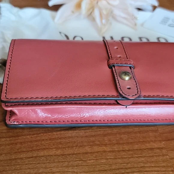 HOBO Tea Rose Alta Leather Wallet - Picture 6 of 14